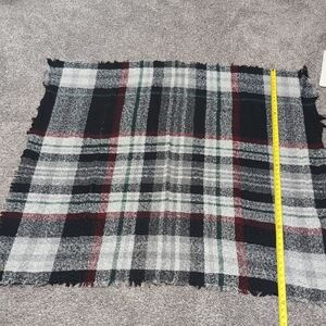 Black,Red,White & Green Blanket Scarf